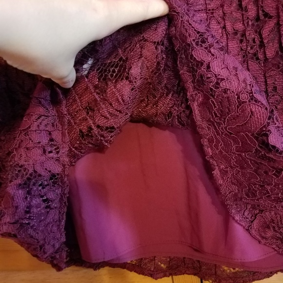 NEW Burgundy lace top w/ bell sleeves Stitch Fix - Picture 8 of 8